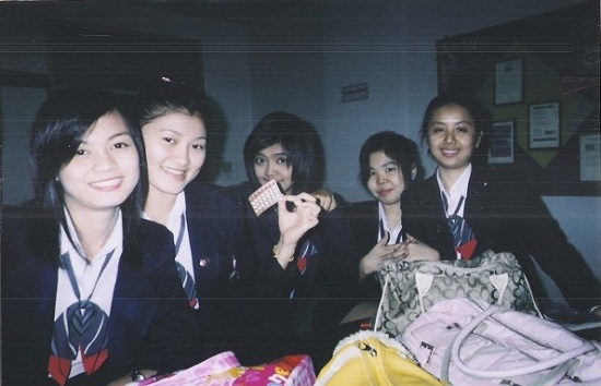 เพื่อนนักเรียนโรงเรียนไทยบริหารธุรกิจและพณิชยการ