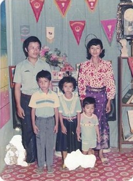 นางขันทะลี พันทะวง นางสังขารเมืองหลวงพระบางปี 1994 พุทธศักราช 2537 วัยเด็ก